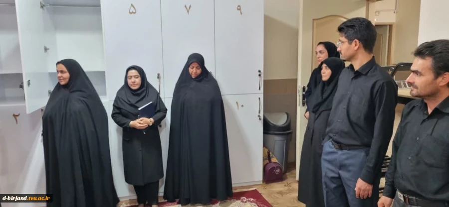 بازدید  جناب آقای دکتر خالدی، مدیرکل محترم بودجه و تحول اداری دانشگاه ملی مهارت، به همراه جناب آقای دکتر جهانگیر، ریاست محترم دانشگاه ملی مهارت استان خراسان جنوبی و همراهان، از امکانات خوابگاهی آموزشکده دختران بیرجند  3